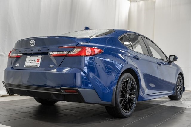 2025 Toyota Camry SE photo 4