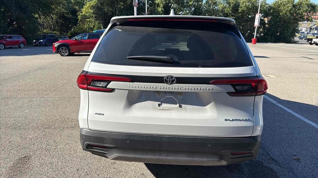 2024 Toyota Grand Highlander Platinum photo 3