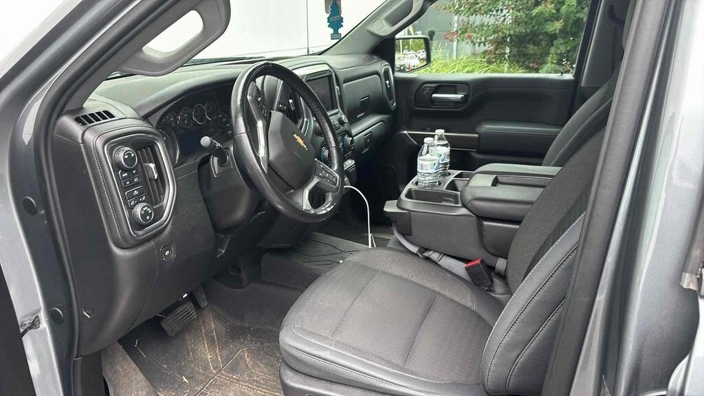 2019 Chevrolet Silverado 1500 LT photo 3