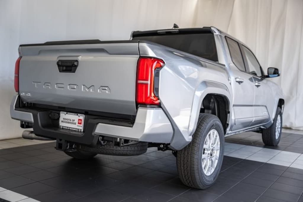New 2025 Toyota Tacoma SR5 Truck Double Cab