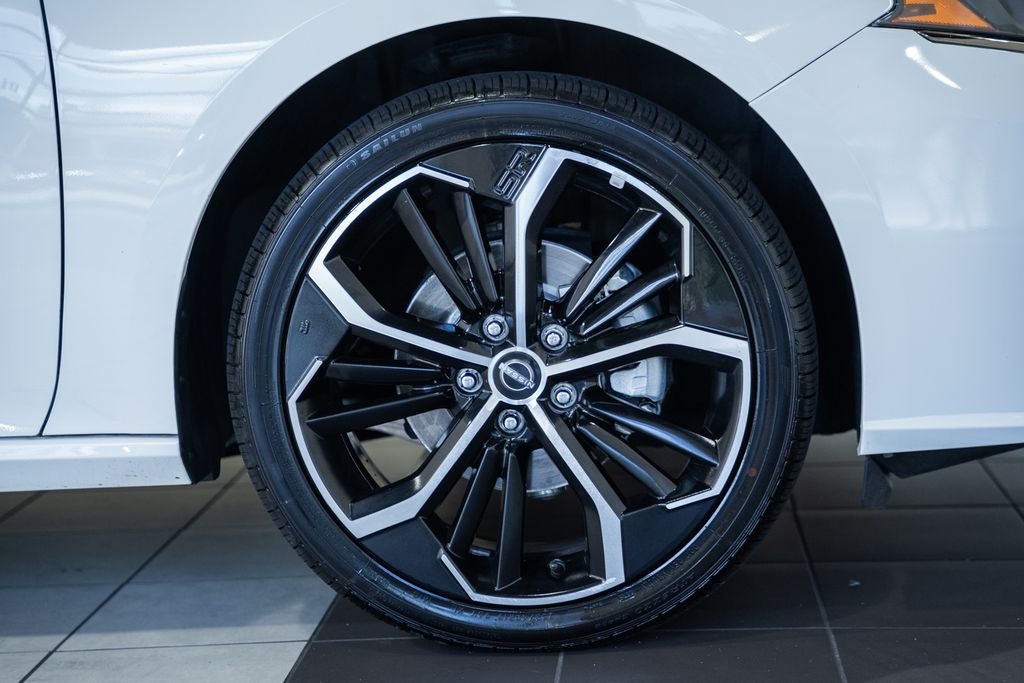 2024 Nissan Altima SR - Photo 14