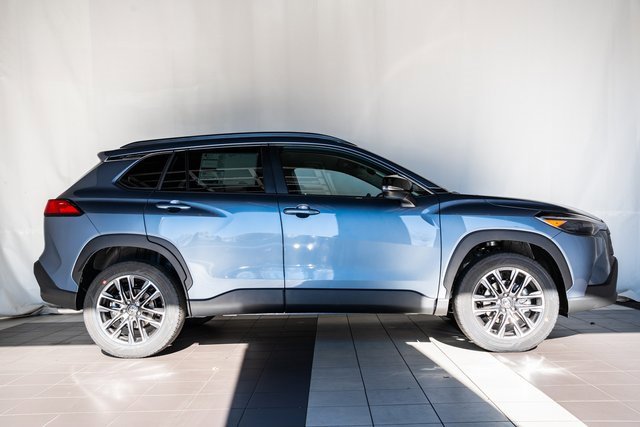 2026 Toyota Corolla Cross XLE photo 3