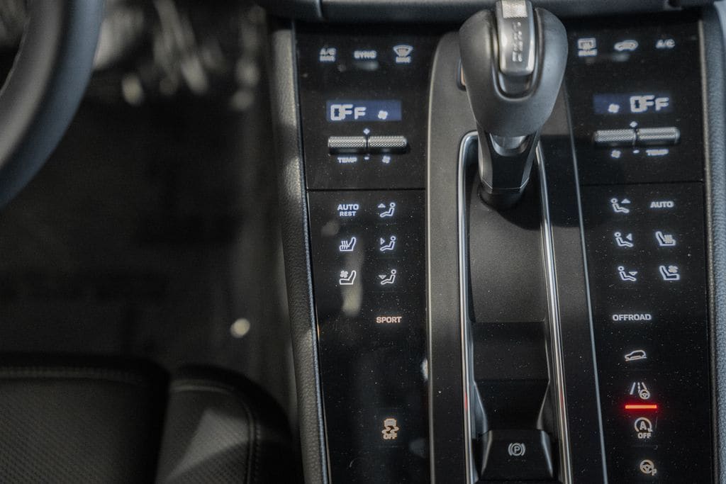 2022 Porsche Macan Base - Photo 23