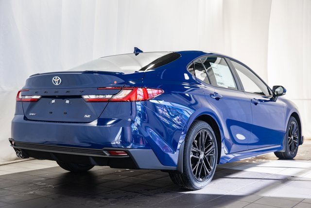 2026 Toyota Camry SE photo 4