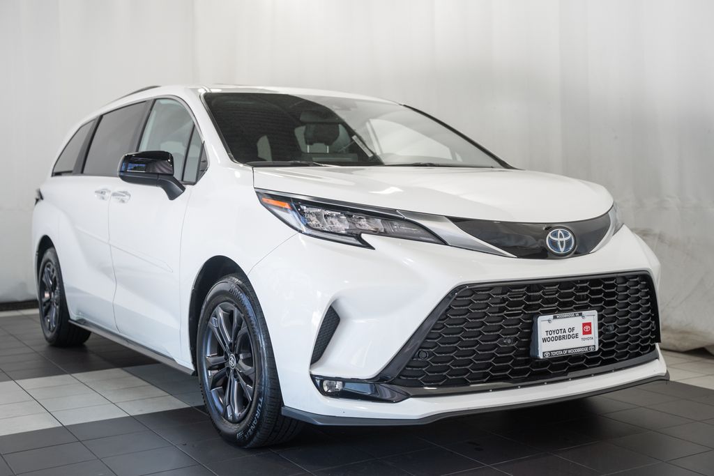 2024 Toyota Sienna XSE 7-Passenger Hybrid AWD's photo
