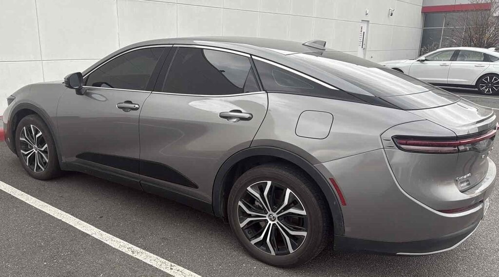 2024 Toyota Crown XLE photo 3