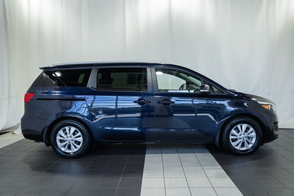 Used 2018 Kia Sedona LX Minivan/Van
