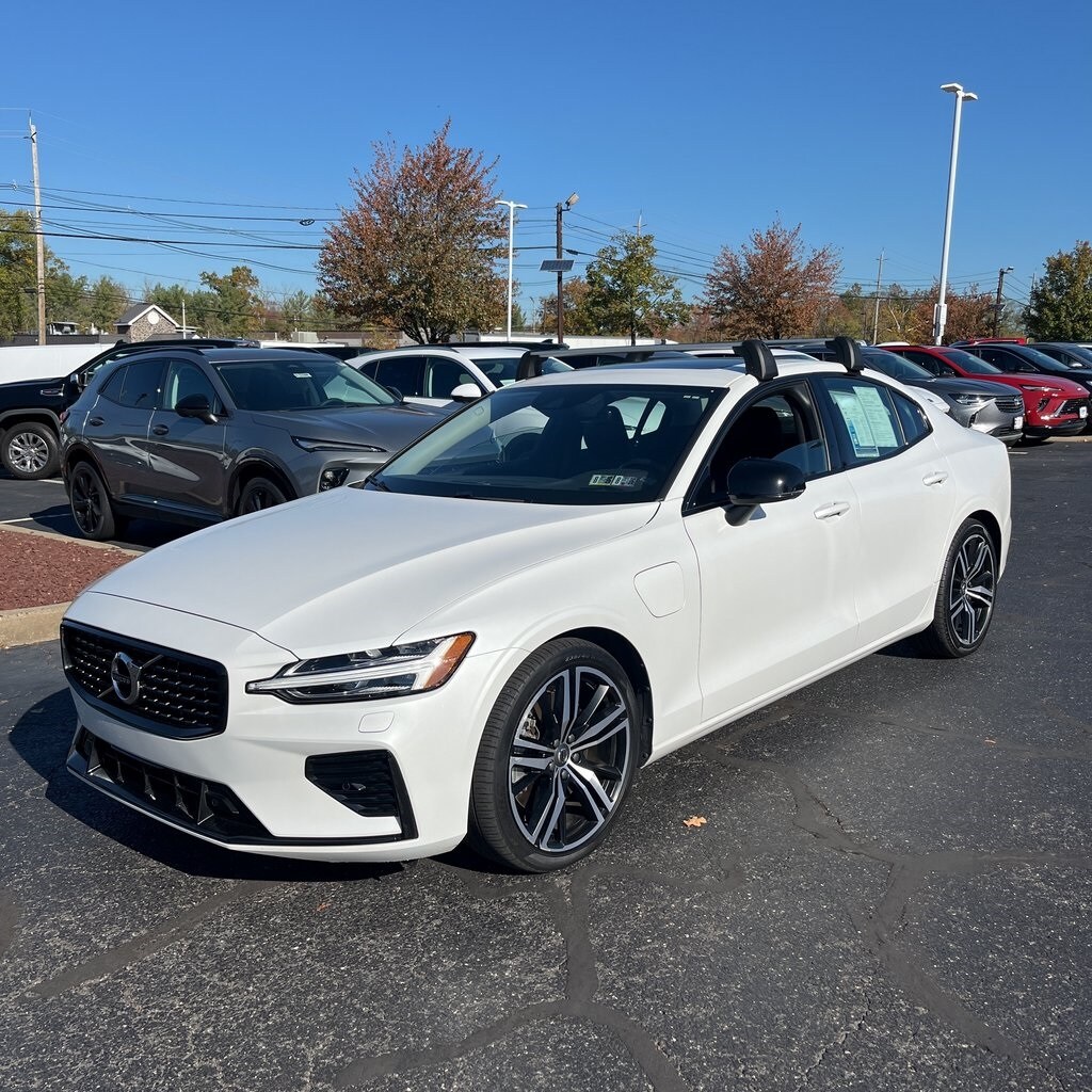 Used 2022 Volvo S60 Recharge Plug-In Hybrid T8 R-Design Expression Sedan
