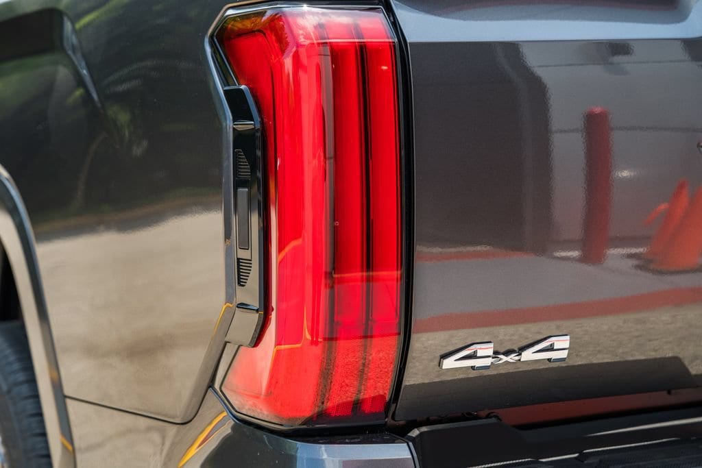 2026 Toyota Tundra Limited - Photo 8