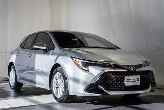 2024 Toyota Corolla Hatchback SE's photo