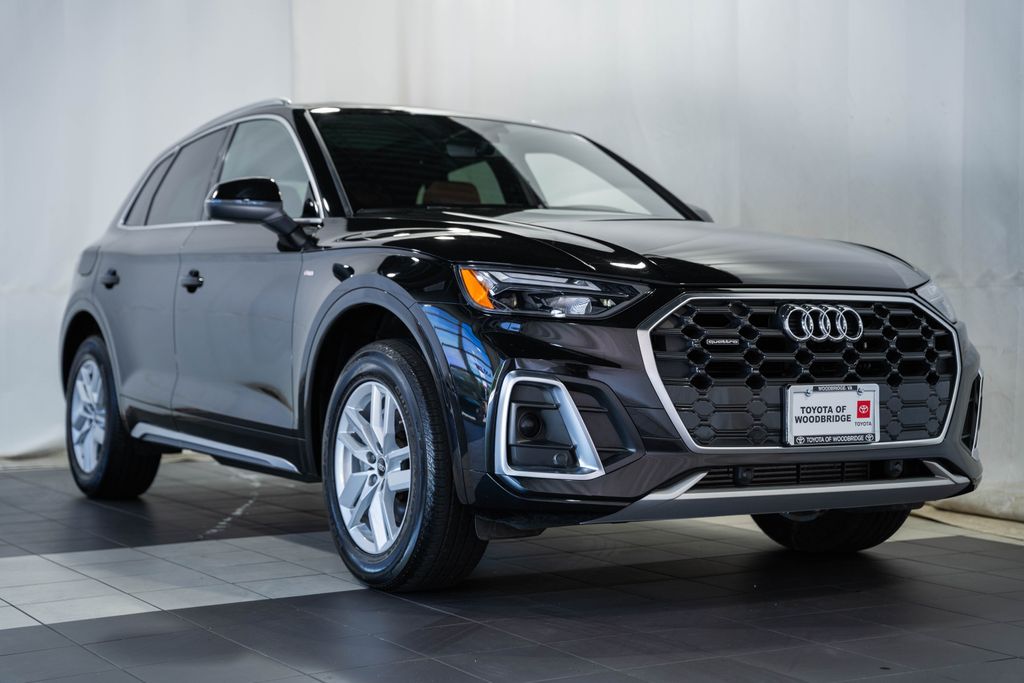 2023 Audi Q5 45 Premium's photo