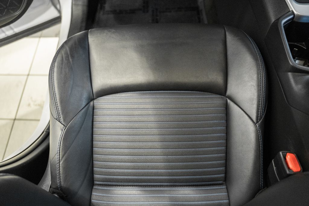 2024 Toyota RAV4 XSE - Photo 27