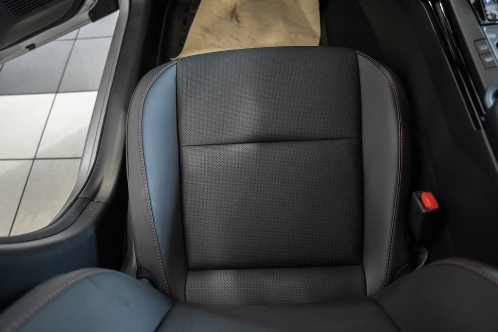 2026 Toyota Prius Plug-in Hybrid XSE - Photo 26