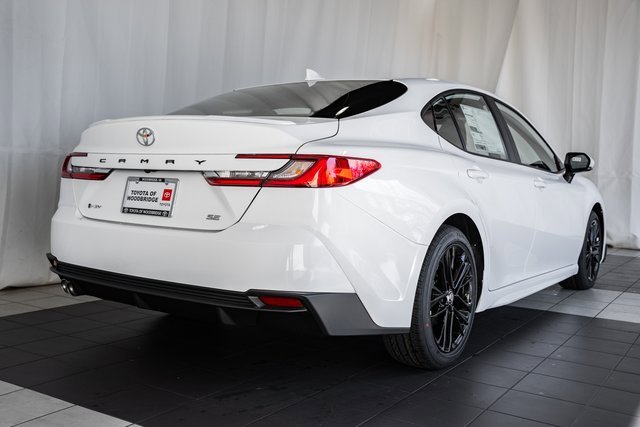 2026 Toyota Camry SE photo 4