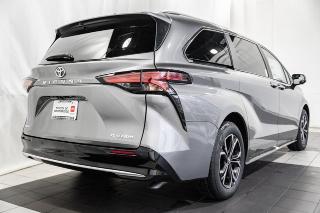 2026 Toyota Sienna Platinum photo 4