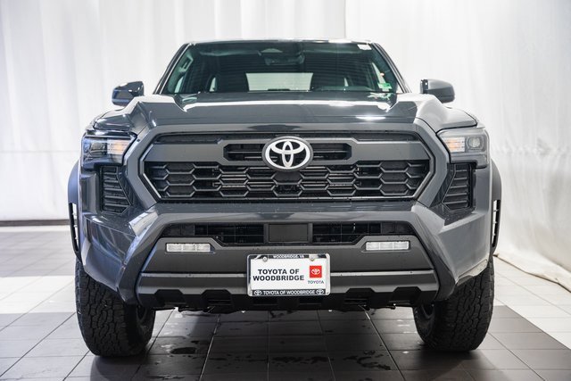 2025 Toyota Tacoma TRD Off-Road photo 2