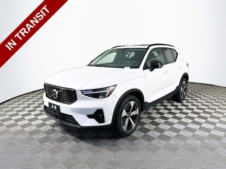 2023 Volvo XC40 B5 Plus Dark Theme SUV