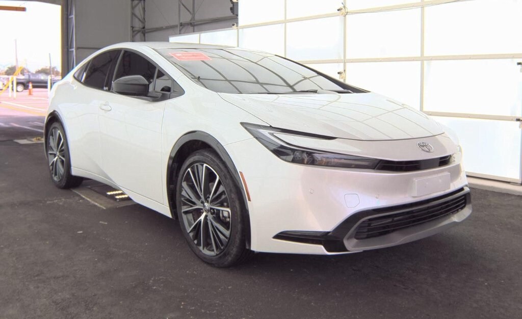2024 Toyota Prius XLE photo 4