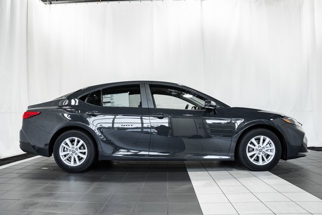 2026 Toyota Camry LE photo 3
