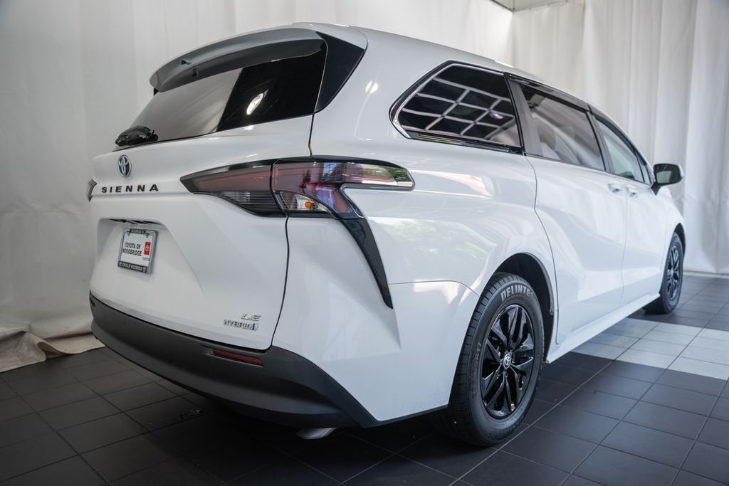 Used 2023 Toyota Sienna LE Minivan/Van