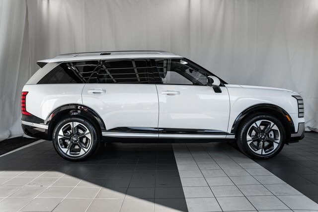 2026 Hyundai Palisade Limited photo 3