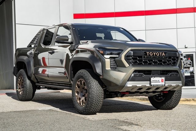 2025 Toyota Tacoma Trailhunter's photo