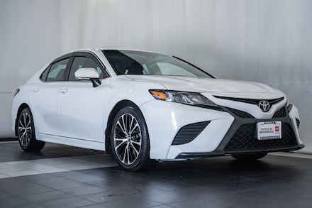 2018 Toyota Camry SE Sedan