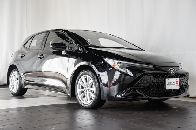 2024 Toyota Corolla Hatchback SE's photo