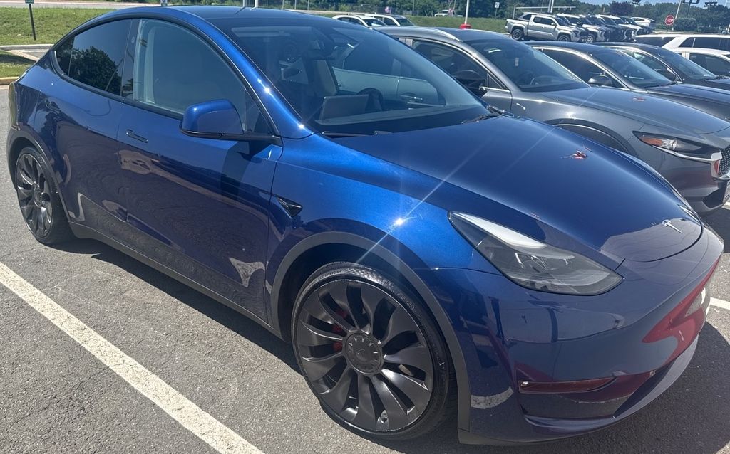 2023 Tesla Model Y's photo