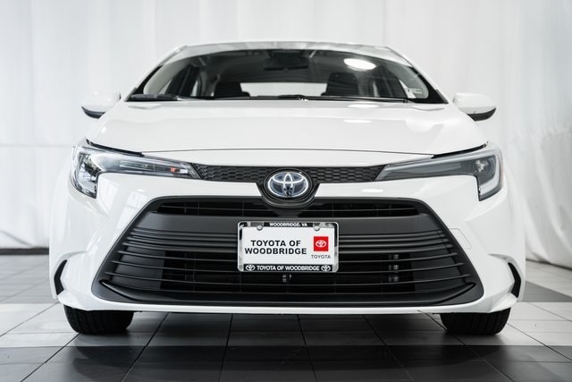 Used 2024 Toyota Corolla LE with VIN JTDBCMFE3RJ031986 for sale in Northfield, Minnesota