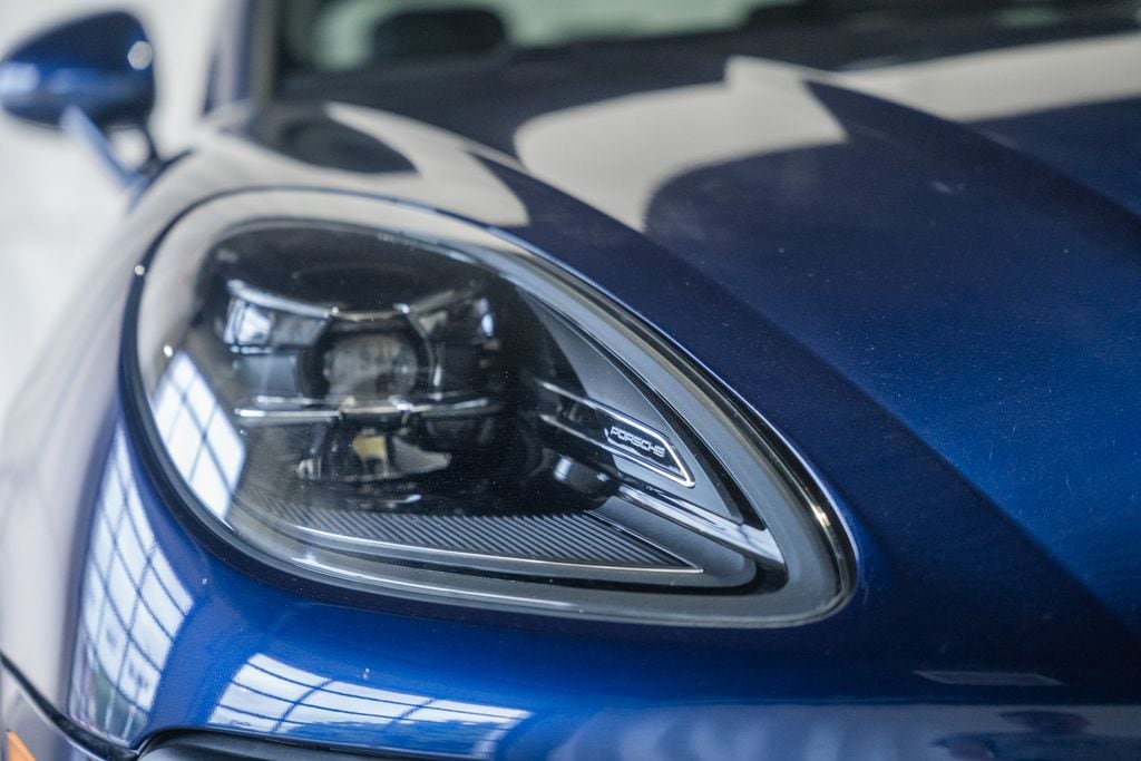 2022 Porsche Macan Base - Photo 11