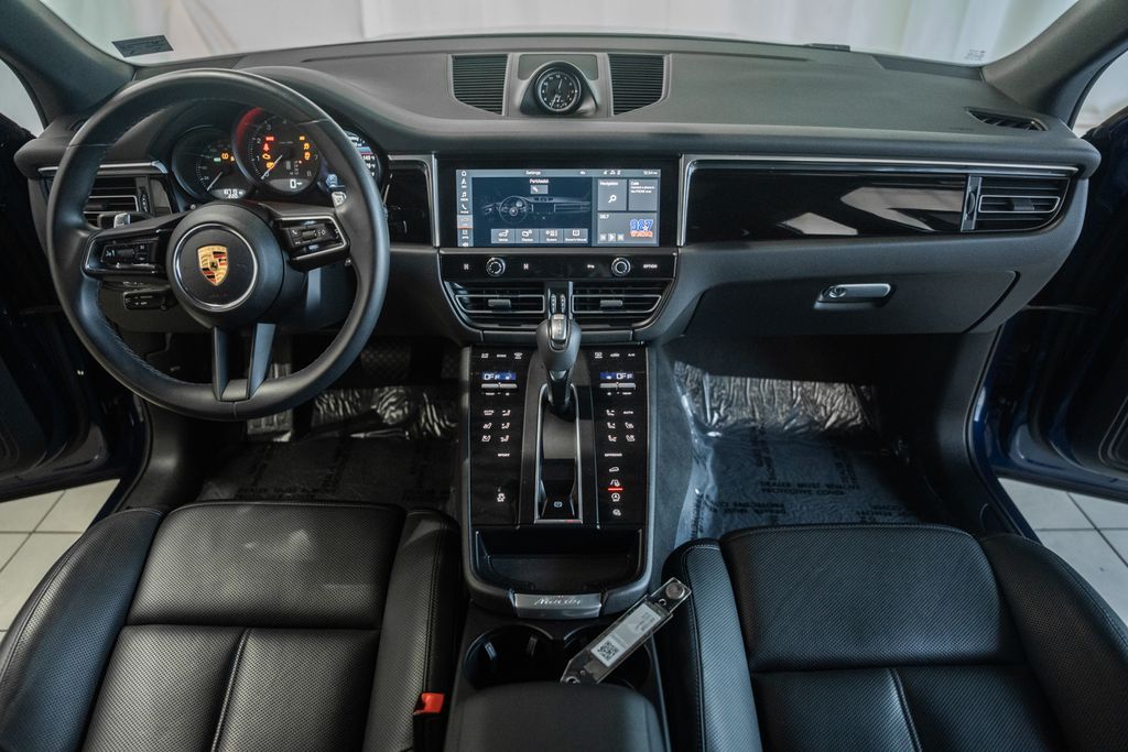 2022 Porsche Macan Base - Photo 18