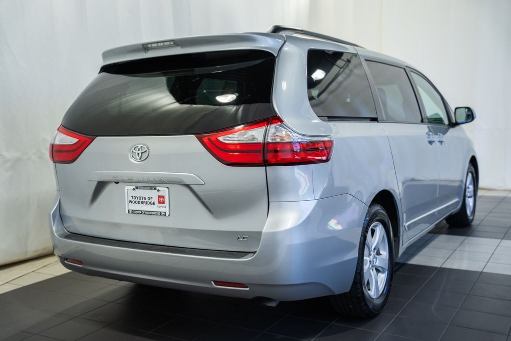 Used 2017 Toyota Sienna LE Minivan/Van