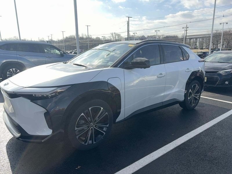 2023 Toyota bZ4X Limited's photo