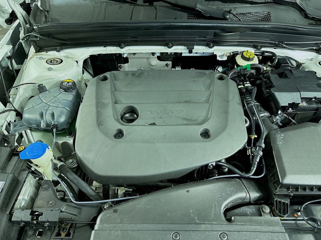 2023 Volvo XC40 Plus - Photo 23