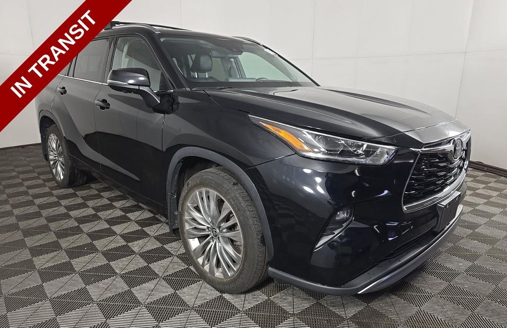 Used 2024 Toyota Highlander Platinum SUV
