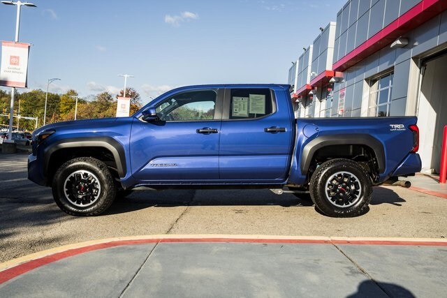 2025 Toyota Tacoma TRD Off-Road photo 4