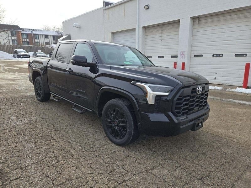 2023 Toyota Tundra SR5's photo