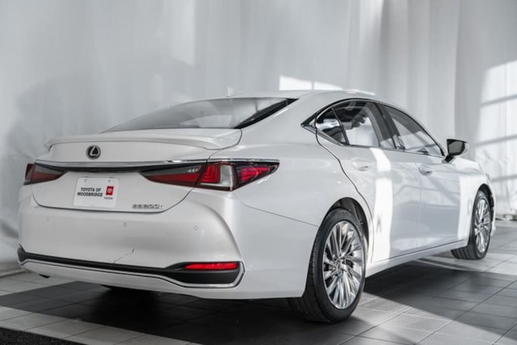 Used 2023 Lexus ES 300h Luxury Sedan