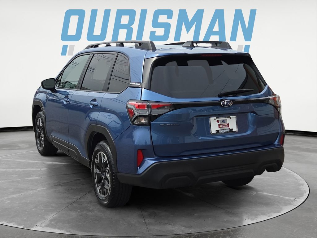 2025 Subaru Forester Premium photo 4