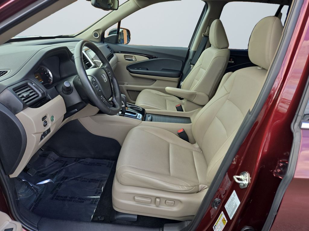 2019 Honda Ridgeline RTL-E photo 2