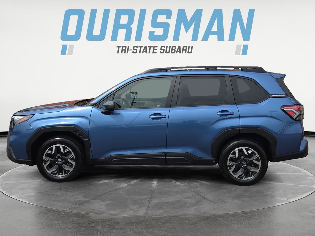 2025 Subaru Forester Premium photo 3