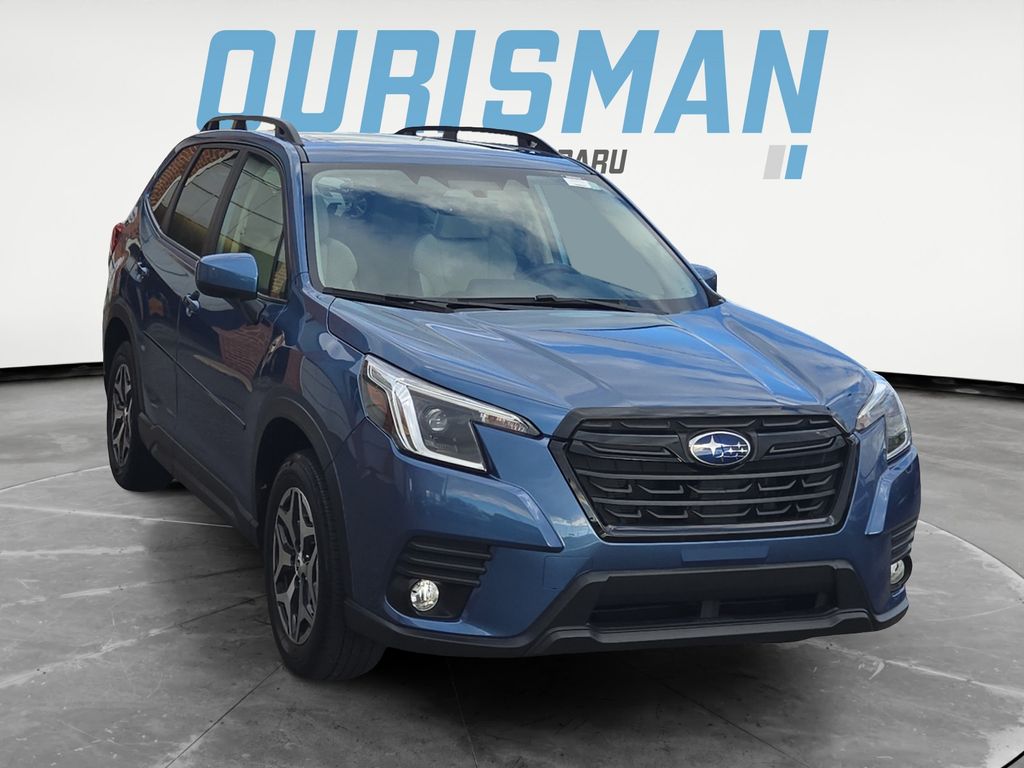 2023 Subaru Forester Premium's photo