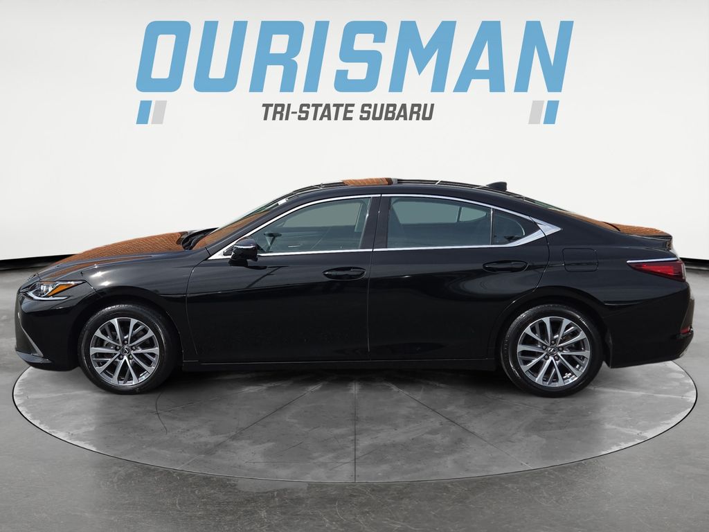 2022 Lexus ES 350 photo 2