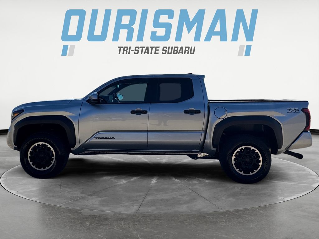 2024 Toyota Tacoma TRD Off-Road photo 3