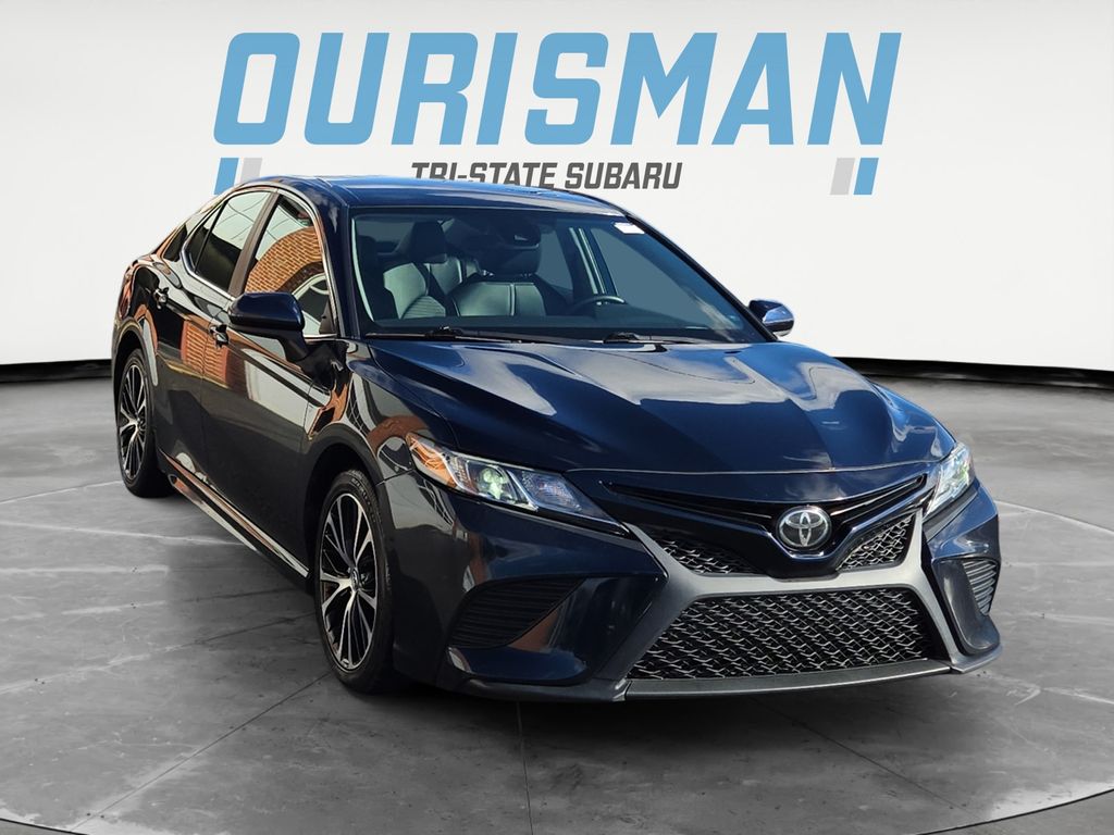 2020 Toyota Camry SE