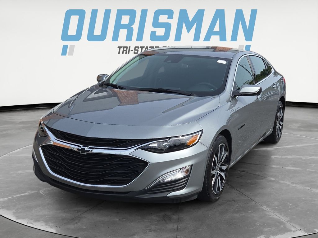 2024 Chevrolet Malibu RS photo 2