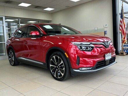 2025 VinFast VF 8 Plus SUV