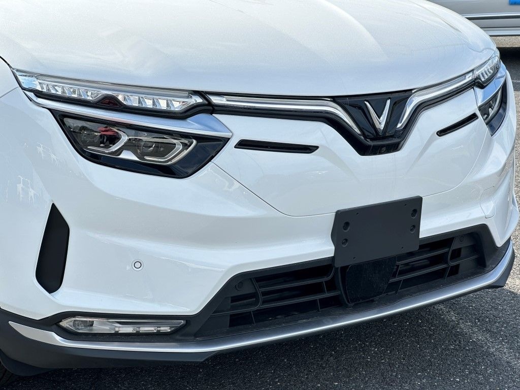 New 2025 VinFast VF 8 Eco SUV