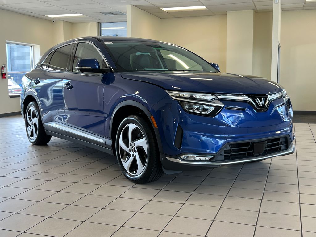 2025 VinFast VF 8
